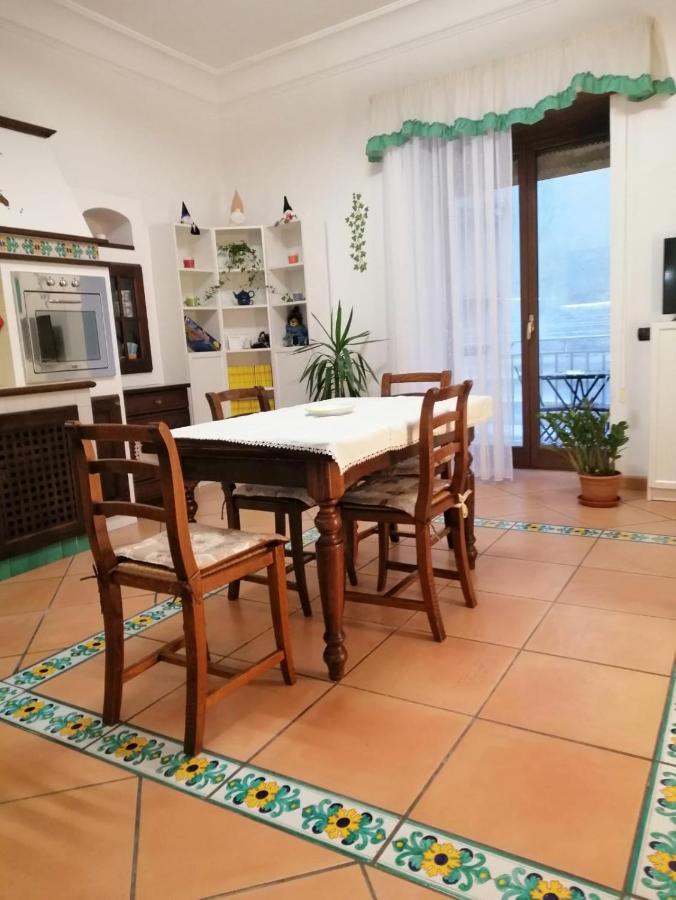 Appartement La Casa Di Tania A Napoli Extérieur photo